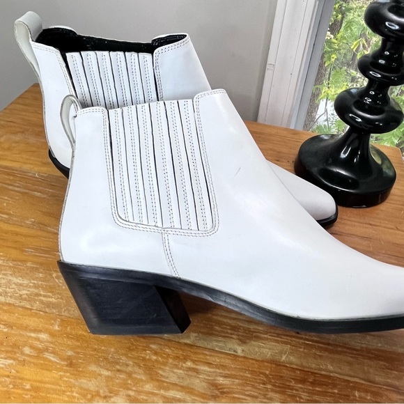 NWOB ASOS Women’s Leather Western Heel Chelsea Boot - Picture 13 of 15